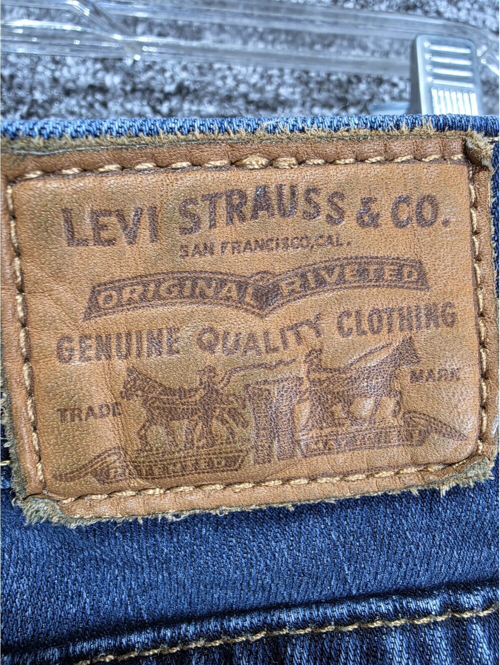 Levi's Women's Big Letter E Jeans 721 High Rise Skinny Size 30 - Picture 3 of 16